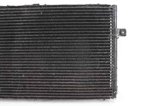 VOLVO CAB311B080 Condensador aire acondicionado  en stock Terrassa