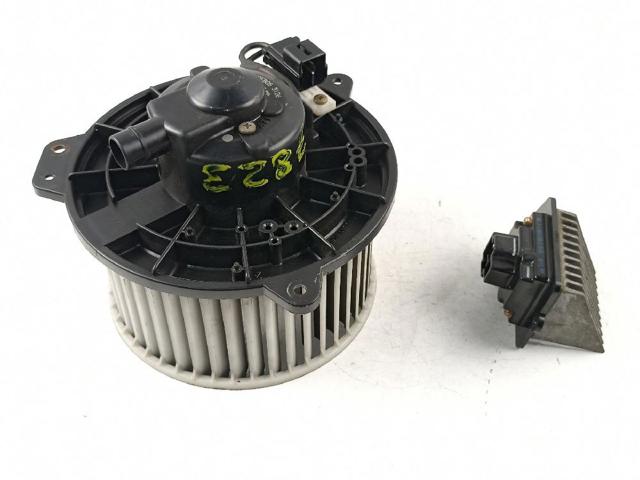 Motor eléctrico, ventilador habitáculo CB0761B10A Mazda