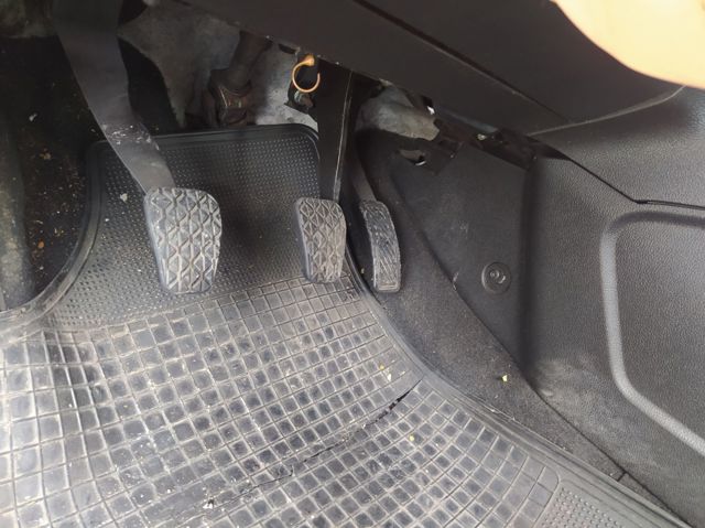 FORD CV217A543BA Cilindro maestro de embrague  disponible Valladolid