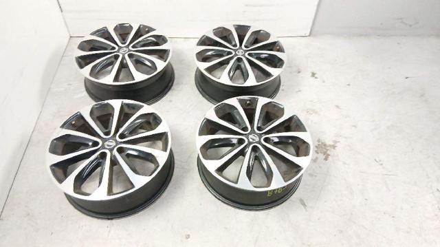 D0300JD18A NISSAN Llantas de aleación  disponible Vigo
