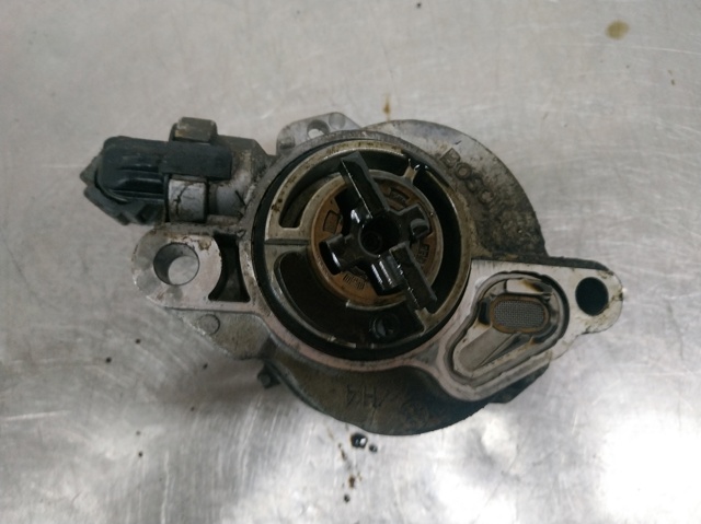 D1562A PEUGEOT Bomba de vacío  comprar en Lleida