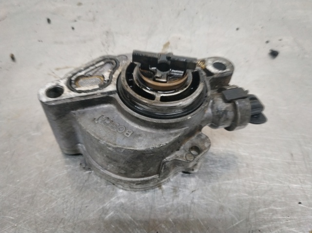 D1562A PEUGEOT Bomba de vacío  en stock Córdoba
