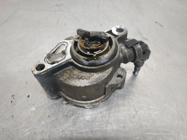 D1562A PEUGEOT Bomba de vacío  en stock Córdoba
