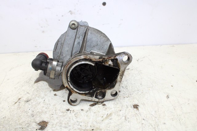 D163322916 RENAULT Bomba de vacío comprar Bilbao