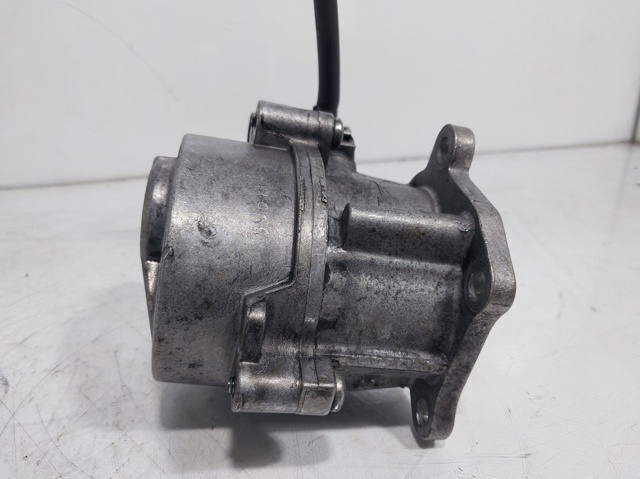 RENAULT D163451323 Bomba de vacío  disponible Valladolid