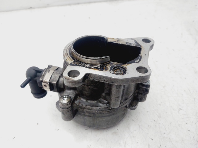 RENAULT D163451323 Bomba de vacío  disponible Valladolid
