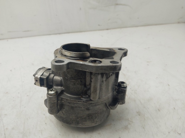 RENAULT D163451323 Bomba de vacío comprar Barcelona