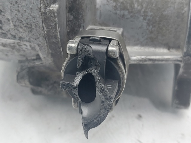 RENAULT D163451323 Bomba de vacío  en stock Valencia