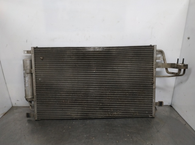 HYUNDAI D301730630 Condensador aire acondicionado  en stock Valencia