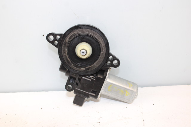 MAZDA D6515858X Motor del elevalunas de la puerta delantera derecha  disponible Lugo