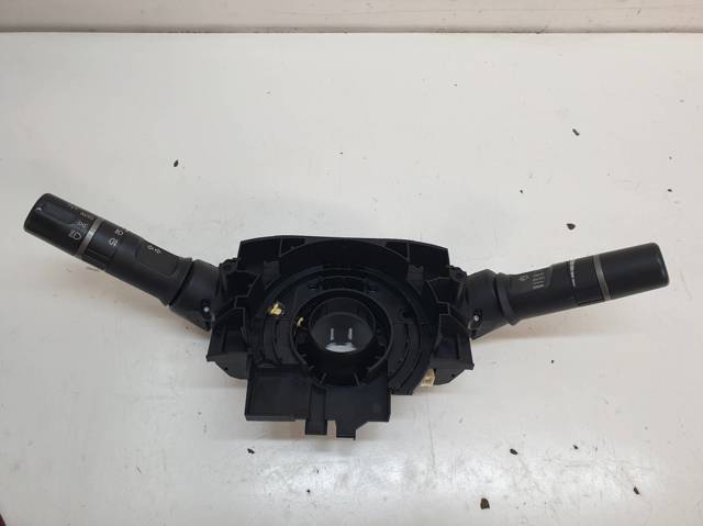 Conmutador en la columna de dirección, parte central D651661B1 Mazda