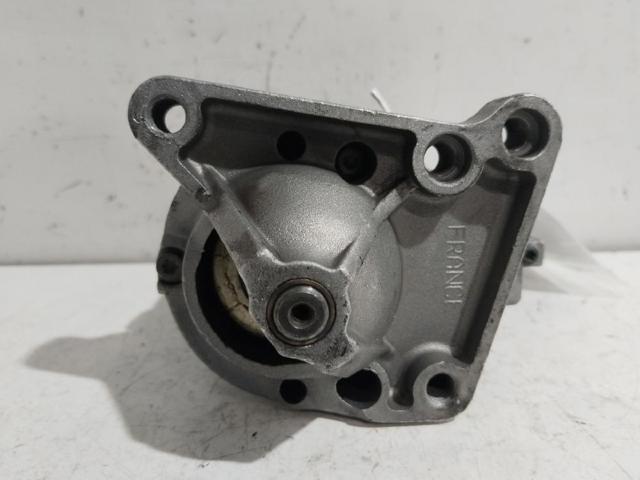 RENAULT D6RA133 Motor de arranque  disponible Valladolid