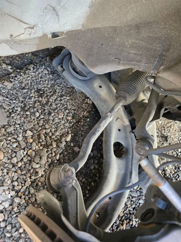 Brazo inferior derecho de la suspensión delantera DA7H34300B MAZDA