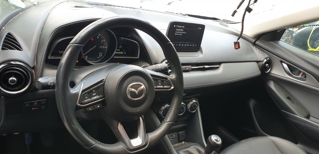 Panel frontal interior salpicadero DB2W60400C02 Mazda