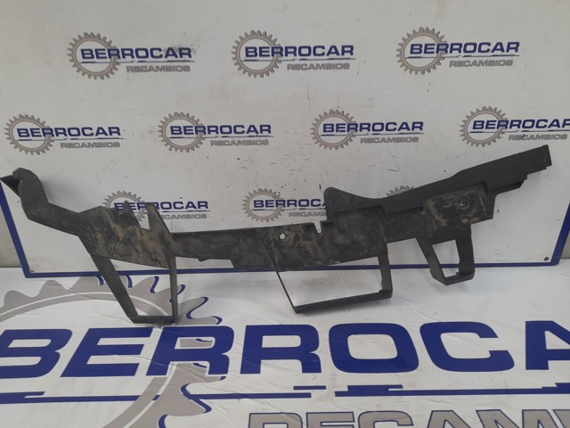 Soporte deparachoques delantero derecho DPN500041 Land Rover