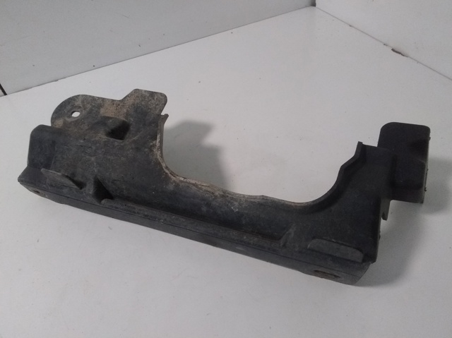 Soporte de parachoques trasero izquierdo DQG000073 Land Rover