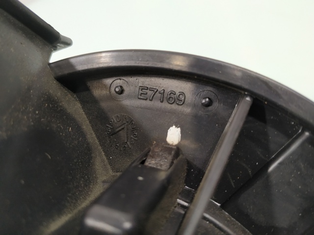 Radiador de calefacción E7169 VAG