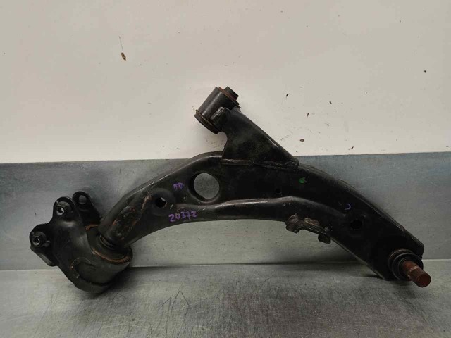 Brazo inferior derecho de la suspensión delantera EH6434300 MAZDA