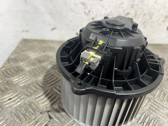 F00S3B2474 Ventilador habitáculo  en stock Granada