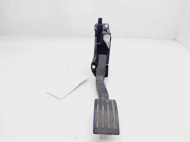 F1DC9F836AA Pedal del acelerador  en stock Sabadell