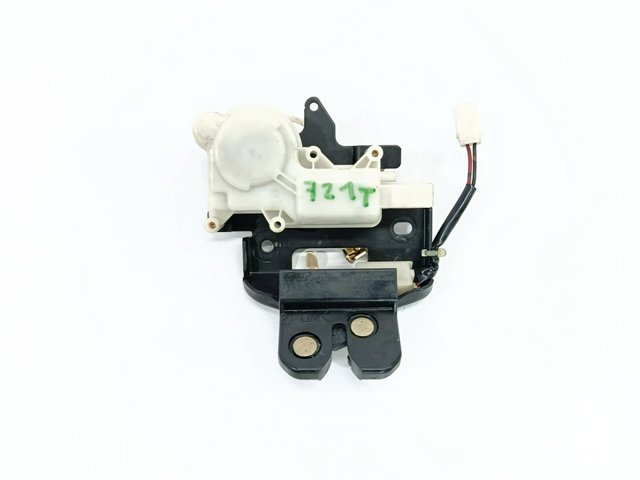 Cerradura de maletero G22C56820A MAZDA