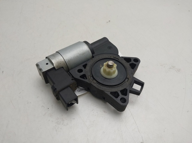 G22C5858X Motor del elevalunas de la puerta delantera derecha  en stock Castellón