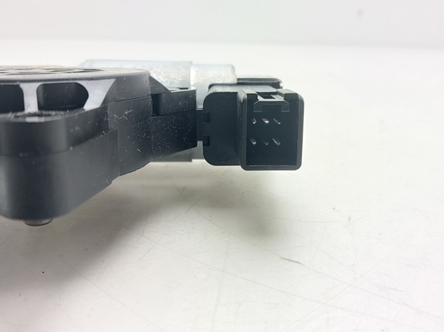 MAZDA G22C5858X Motor del elevalunas de la puerta delantera derecha  comprar en Ponferrada