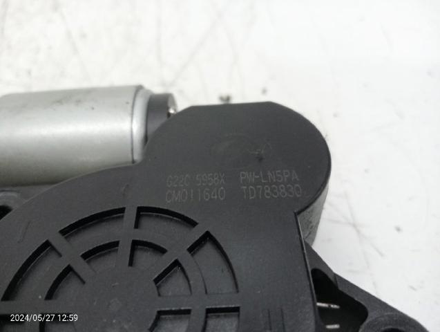 MAZDA G22C5958X Motor del elevalunas de la puerta trasera  disponible España