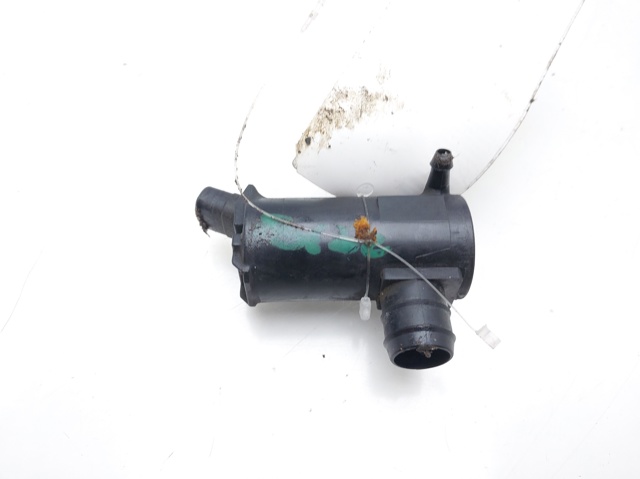 Bomba de agua limpiaparabrisas, delantera G22C67482 Mazda