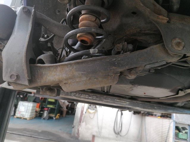 Brazo suspension (control) trasero inferior izquierdo G26A28350A Mazda