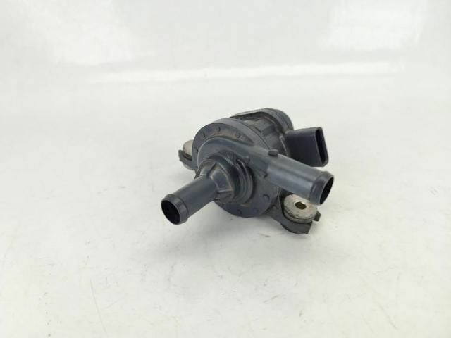 TOYOTA G904047040 Bomba de agua eléctrica auxiliar  en stock Terrassa