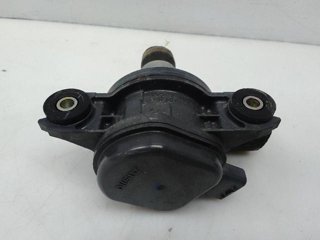 TOYOTA G904047040 Bomba de agua eléctrica auxiliar  en stock Terrassa