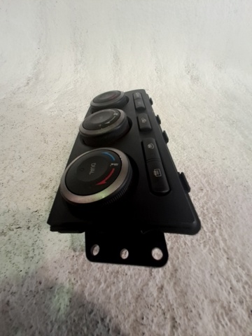 MAZDA GAM761190B Unidad de control aire acondicionado  en stock Valencia