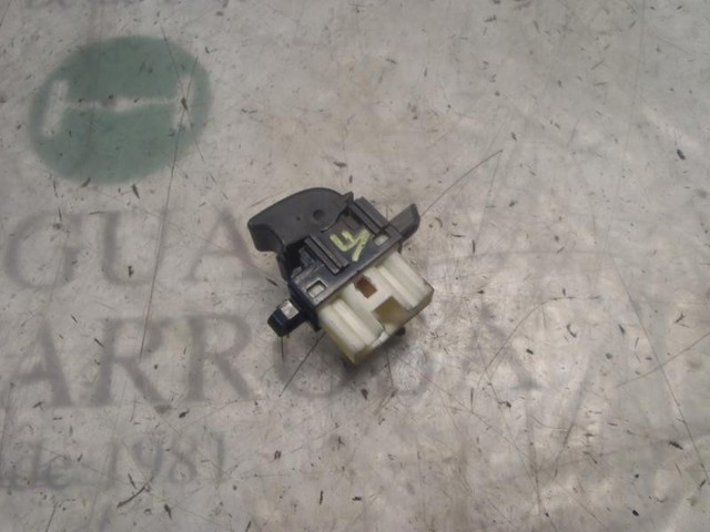 MAZDA GE4T66370A Botón de encendido del motor del elevalunas delantero derecho  comprar en Murcia