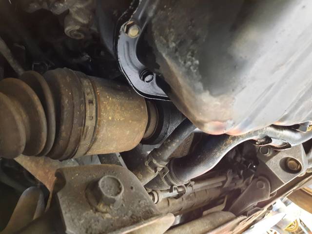 Semieje delantero derecho GG3325500A MAZDA