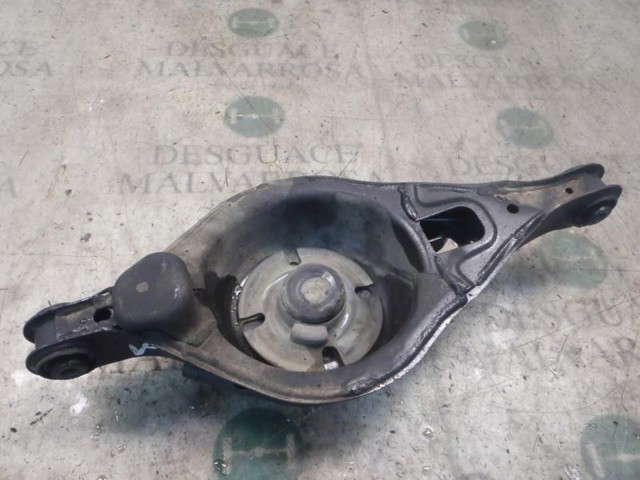 Brazo suspension (control) trasero inferior derecho  GJ6A28300B MAZDA