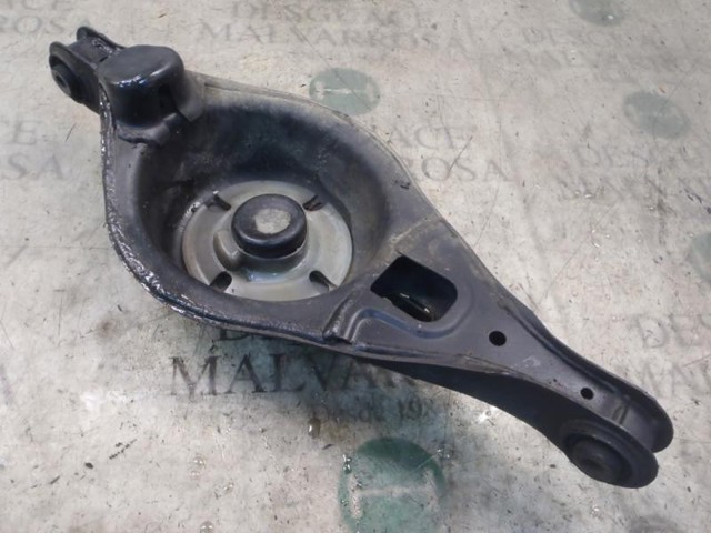 Brazo suspension trasero inferior izquierdo GJ6A28350B MAZDA