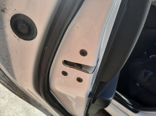 GJ6A73310G MAZDA Cerradura de puerta trasera izquierda  en stock Huelva