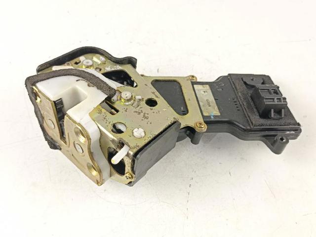 GJ6A73310G Cerradura de puerta trasera izquierda  disponible Utrera