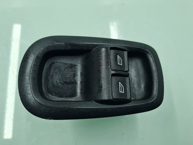 GK2T14A132CA Interruptor de elevalunas delantera izquierda  en stock Sabadell