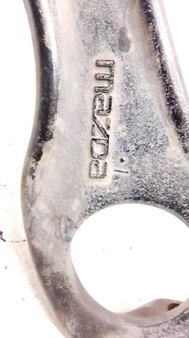 GS1D34300K Brazo inferior derecho de la suspensión delantera  disponible Utrera