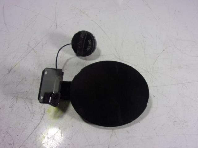 Tapa exterior de tanque combustible Mazda 6 (2007-2009)