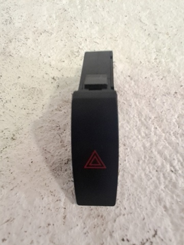 Boton de luz de emergencía Mazda 6  (GH)