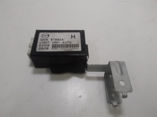 Modulo De Control De Faros (ECU) GS1E67890A Mazda