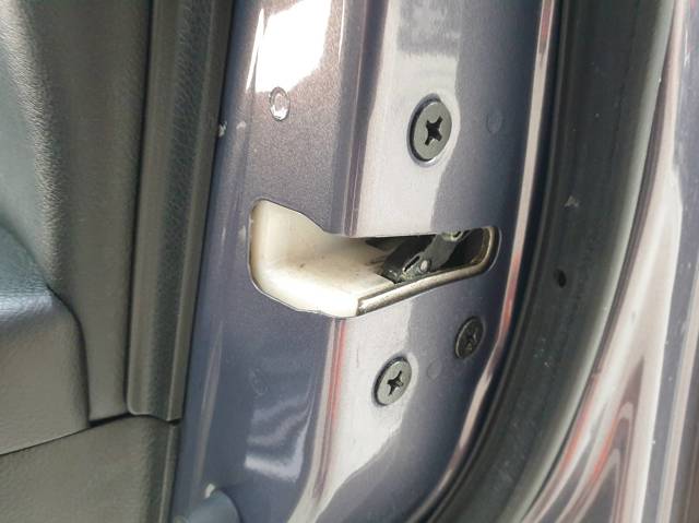Cerradura de puerta delantera derecha GS1F58310 Mazda