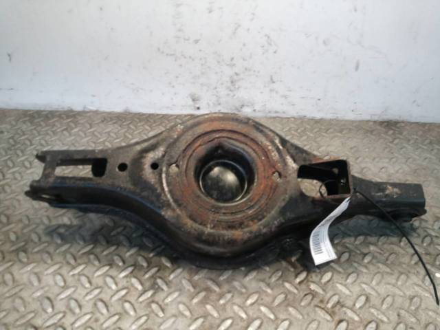 Brazo suspension (control) trasero inferior izquierdo GSY128350 Mazda