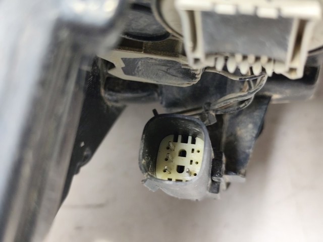 Piloto trasero exterior derecho GV4113404AD FORD