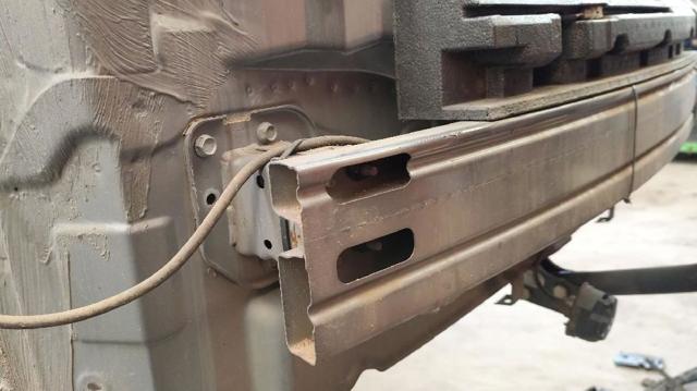 Refuerzo paragolpes trasero Nissan Qashqai 2 J11