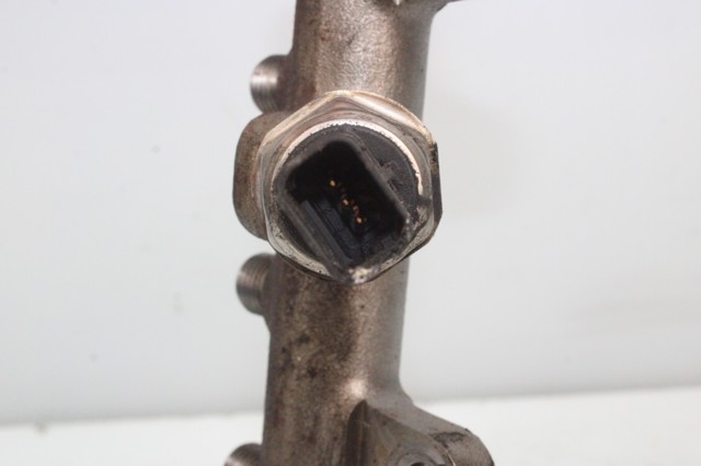 Regulador de presión de combustible, rampa de inyectores Renault LOGAN 1 LS