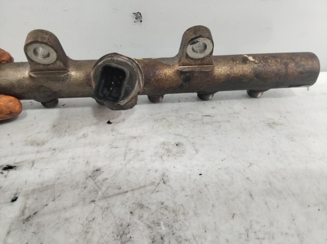 Regulador de presión de combustible, rampa de inyectores Renault LOGAN 1 LS